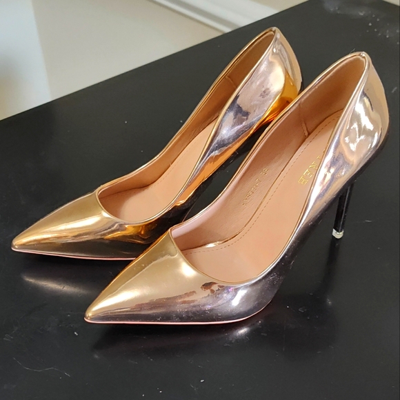 Big Tree Shoes - Big Tree gold pointed toe stilettos NWOB